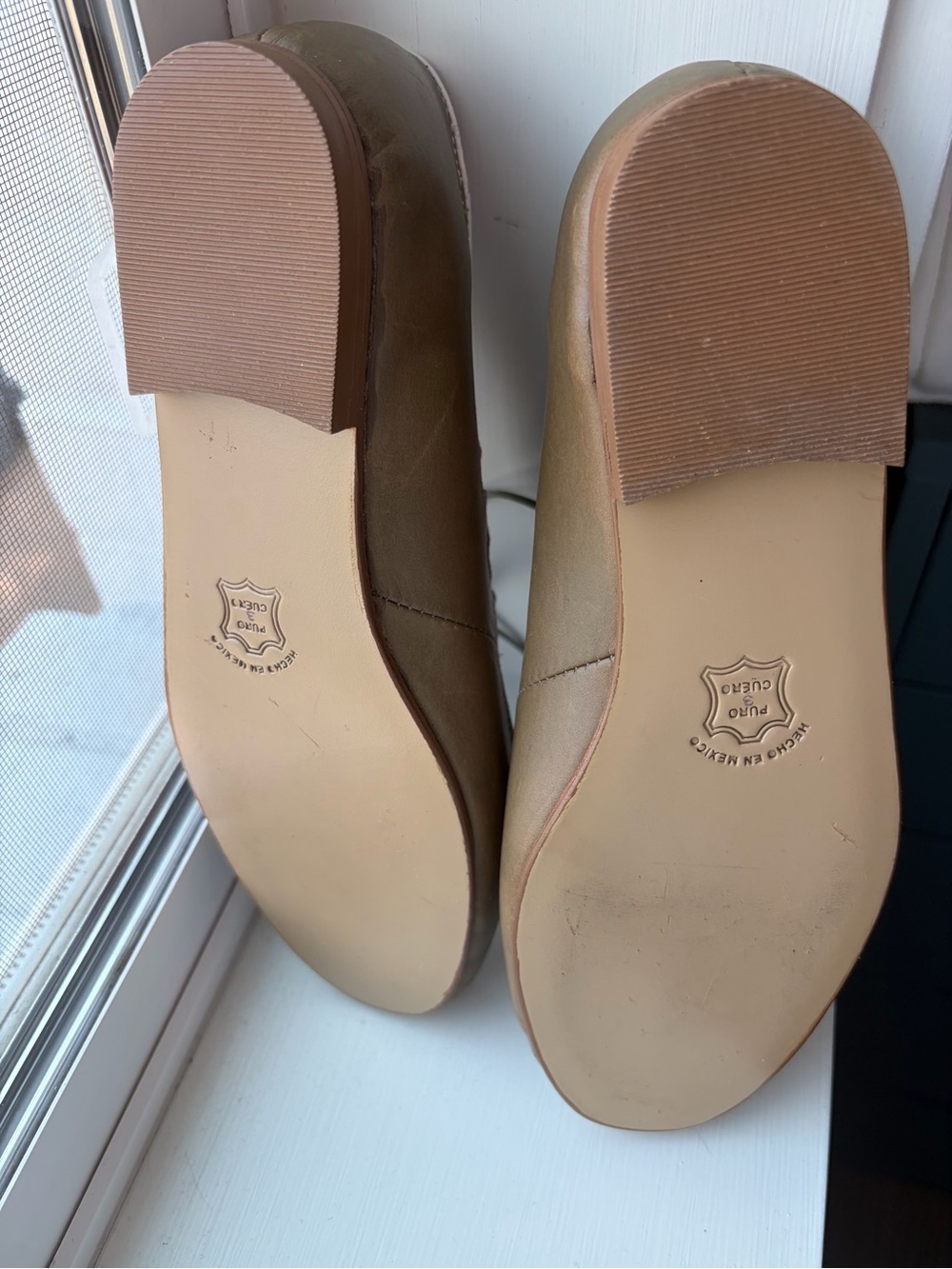 Manuel Skeel Olive Green Cutout leather Lace-Up Flats with Contrast Trim - Picture 5 of 6